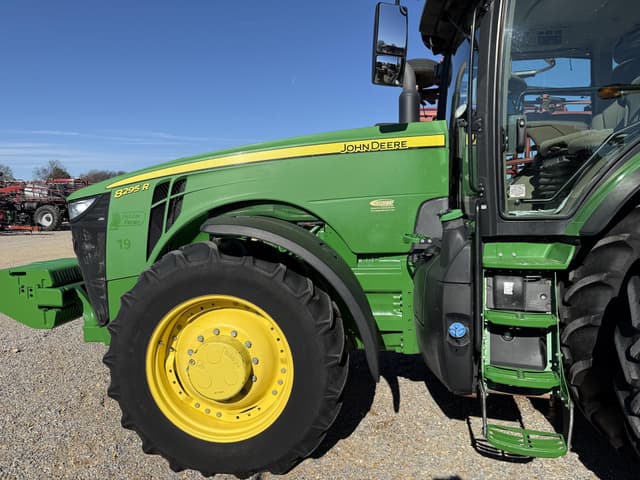 Image of John Deere 8295R equipment image 3