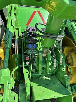 Image of John Deere 8295R equipment image 4