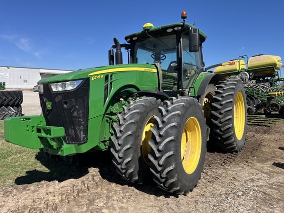 2019 John Deere 8295R Equipment Image0