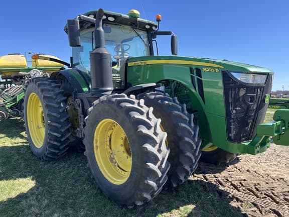 Image of John Deere 8295R equipment image 4