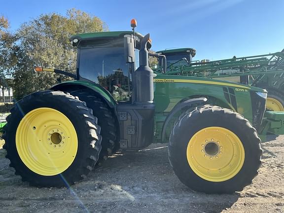 Image of John Deere 8295R equipment image 3