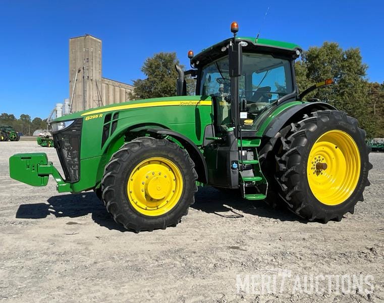 2019 John Deere 8295R Equipment Image0