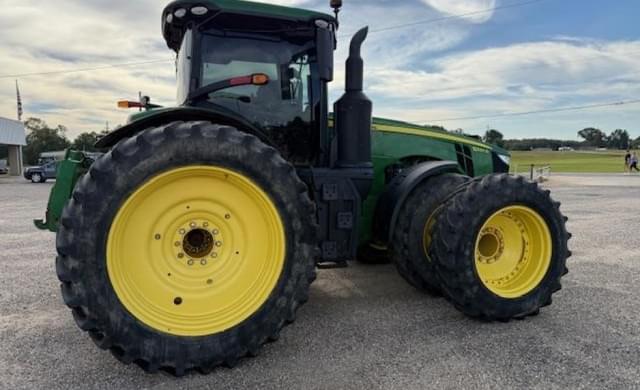 Image of John Deere 8320R equipment image 1