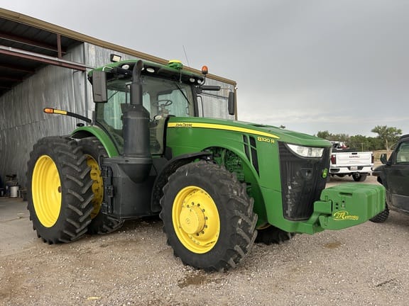 2019 John Deere 8320R Equipment Image0