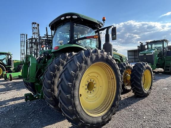 Image of John Deere 8320R equipment image 2