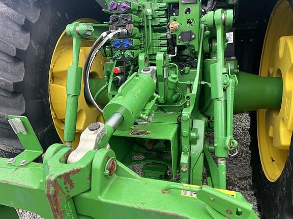 Image of John Deere 8320R equipment image 3