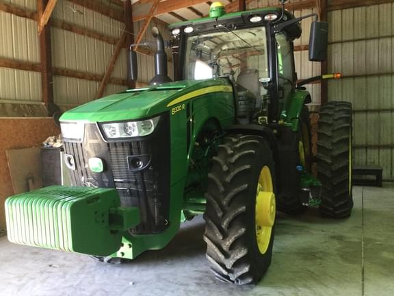 Image of John Deere 8320R equipment image 4