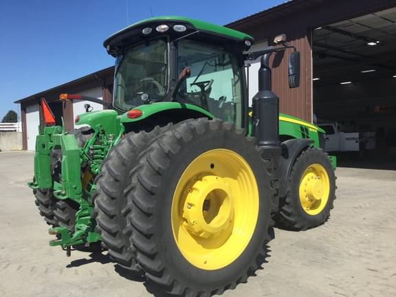 Image of John Deere 8320R equipment image 1