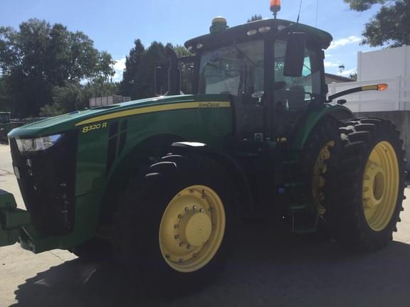 Image of John Deere 8320R equipment image 3