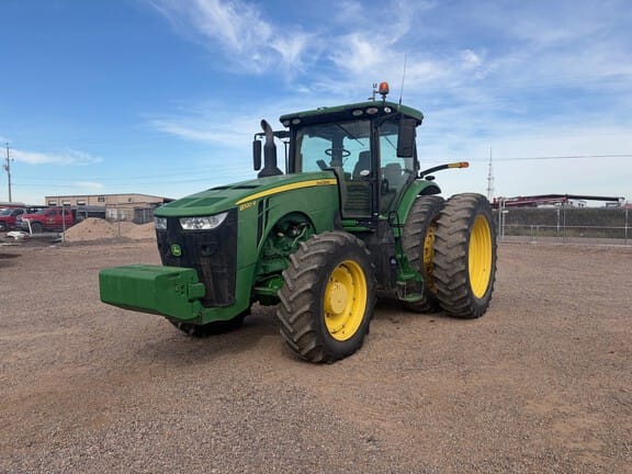 2019 John Deere 8320R Equipment Image0