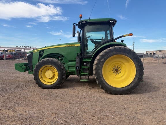 Image of John Deere 8320R equipment image 2