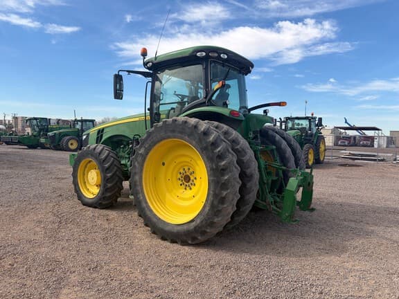 Image of John Deere 8320R equipment image 3