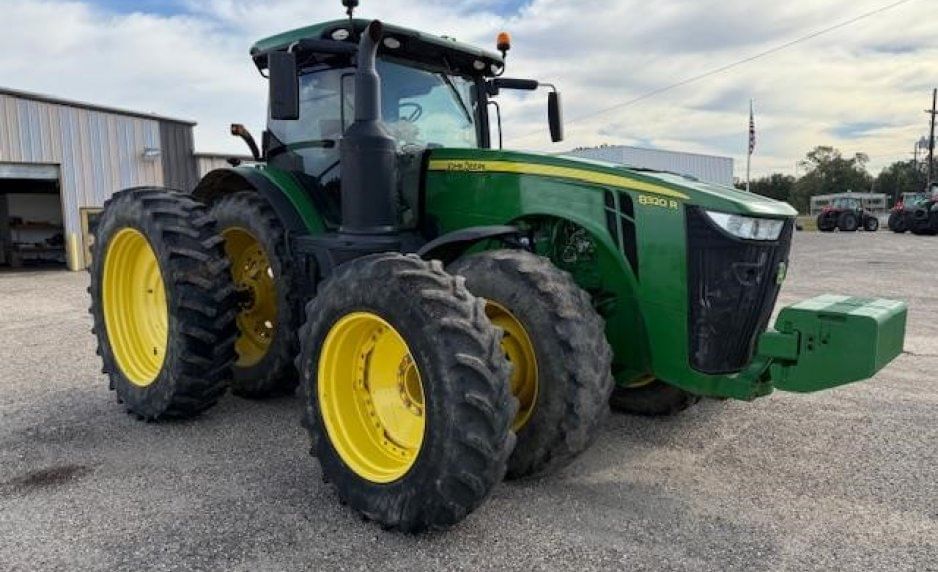2019 John Deere 8320R Equipment Image0