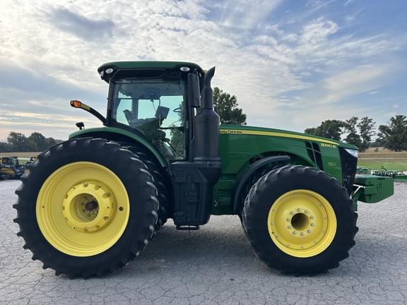 Image of John Deere 8320R equipment image 4