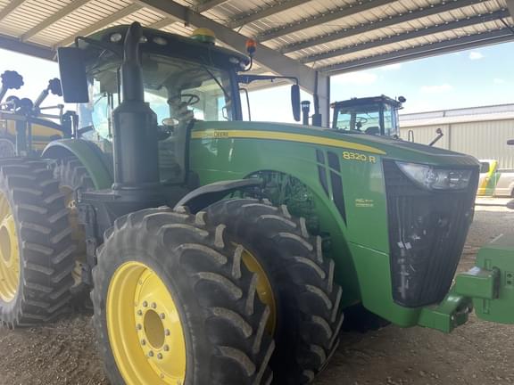 Image of John Deere 8320R equipment image 1