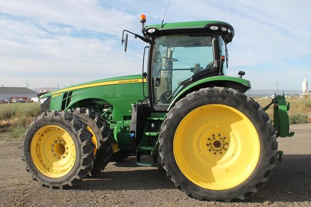 Image of John Deere 8320R equipment image 1