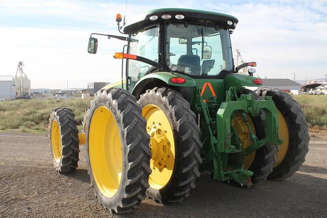 Image of John Deere 8320R equipment image 2