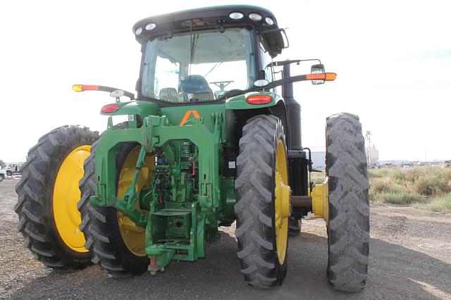 Image of John Deere 8320R equipment image 3