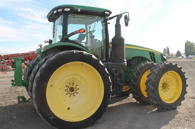 Image of John Deere 8320R equipment image 4