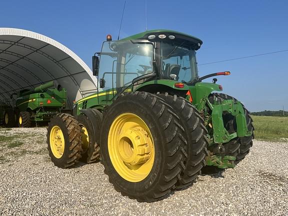 Image of John Deere 8320R equipment image 2