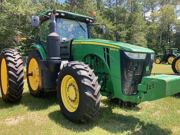 Image of John Deere 8320R equipment image 2