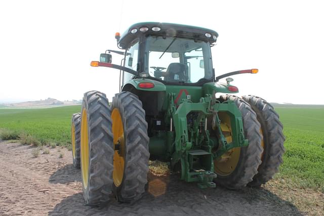 Image of John Deere 8320R equipment image 2