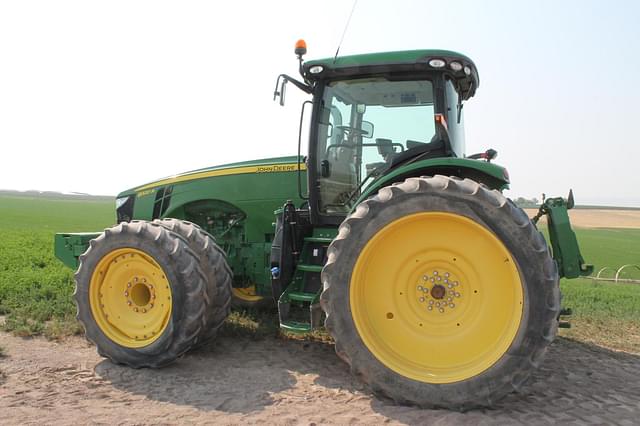 Image of John Deere 8320R equipment image 1