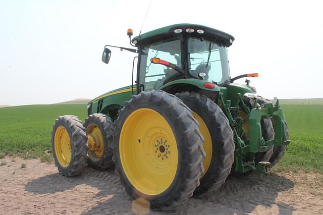 Image of John Deere 8320R equipment image 2