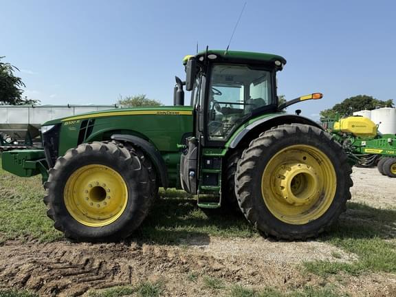 Image of John Deere 8320R equipment image 3
