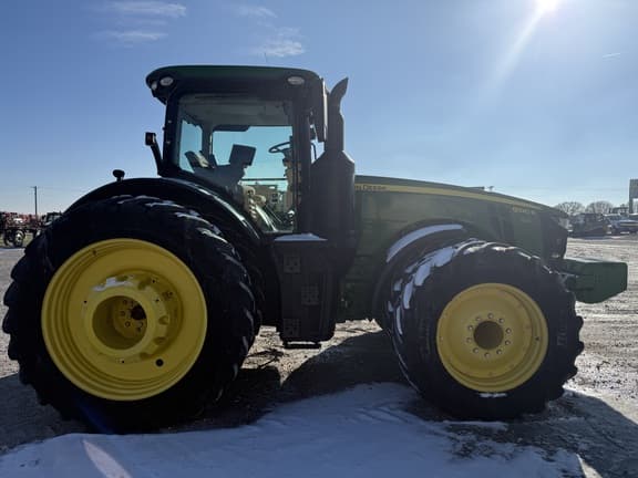 Image of John Deere 8320R equipment image 3
