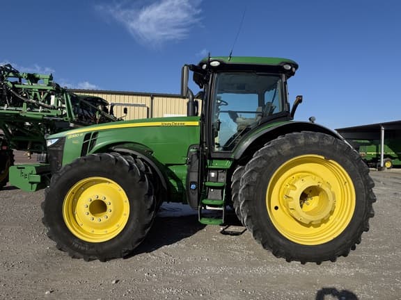 Image of John Deere 8320R equipment image 1