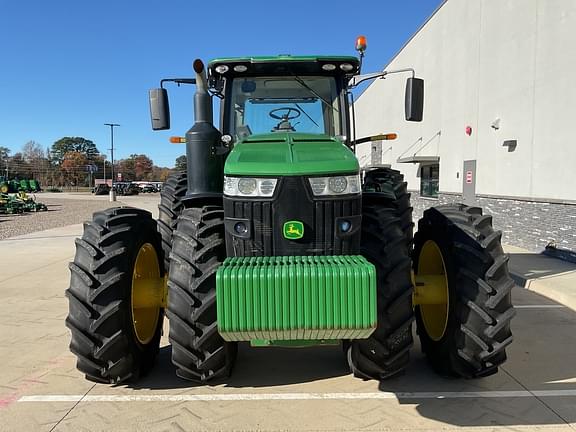 Image of John Deere 8320R equipment image 2