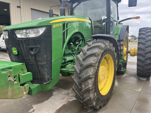 Main image John Deere 8320R