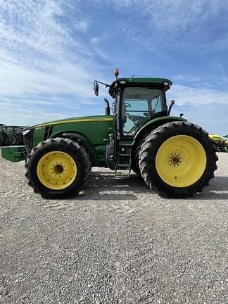 Image of John Deere 8320R equipment image 2