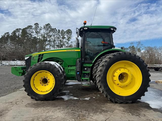 Image of John Deere 8320R equipment image 1