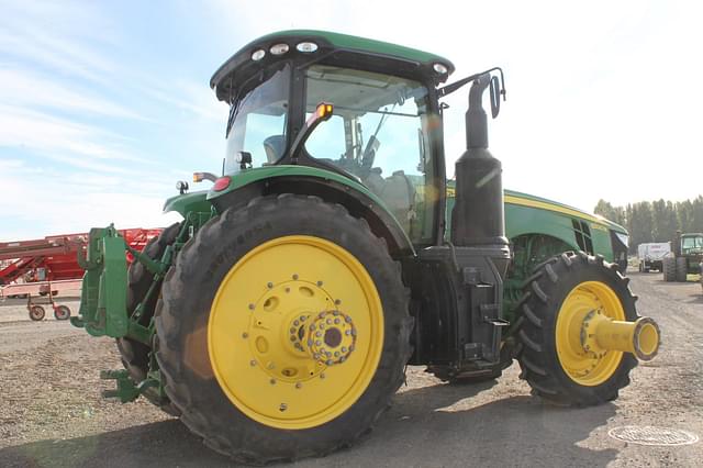 Image of John Deere 8320R equipment image 4