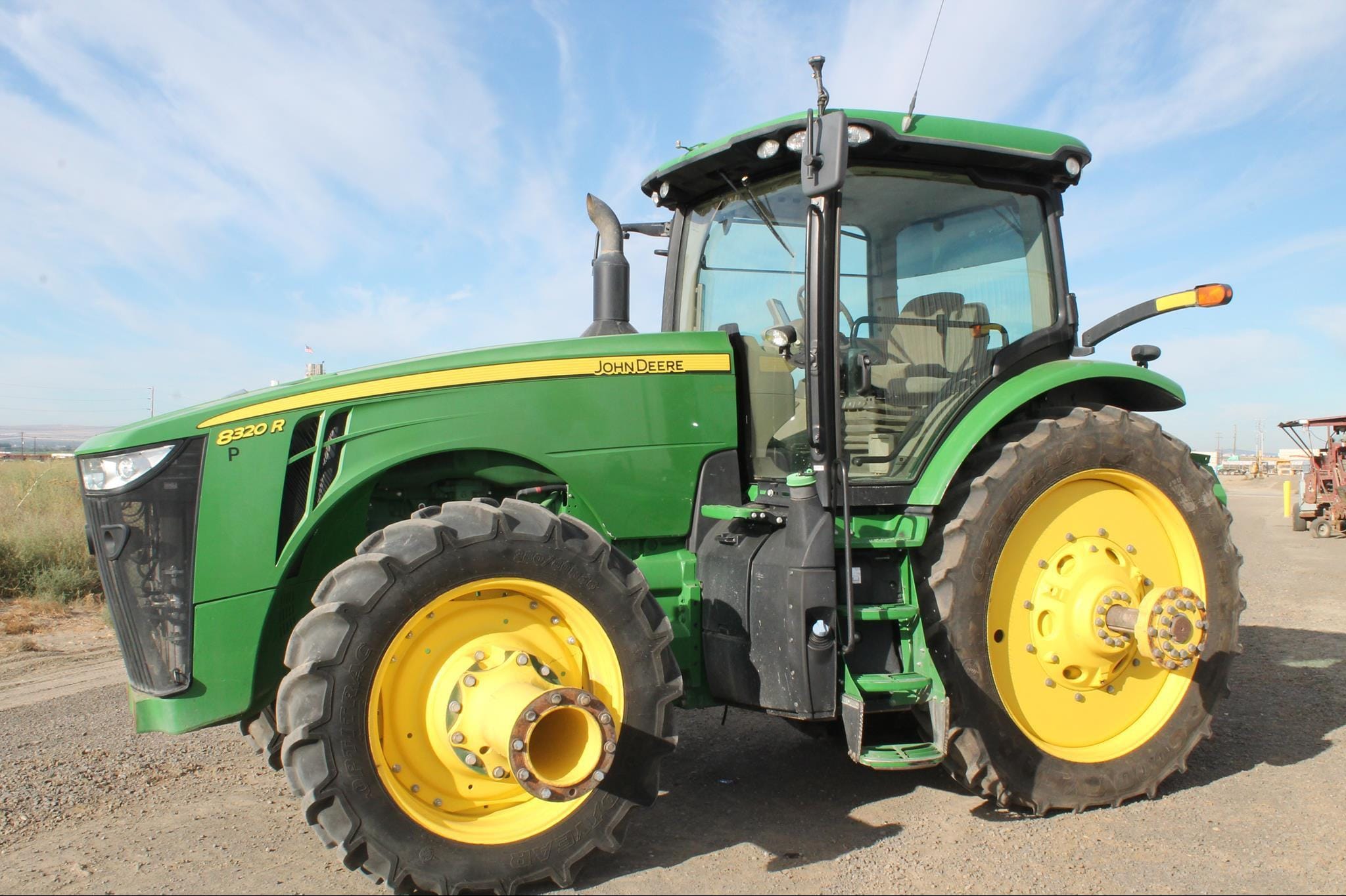 Main image John Deere 8320R