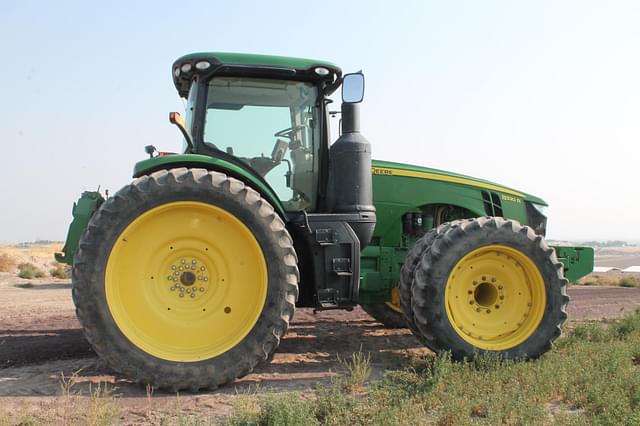 Image of John Deere 8320R equipment image 4