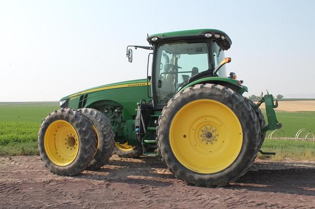 Image of John Deere 8320R equipment image 1