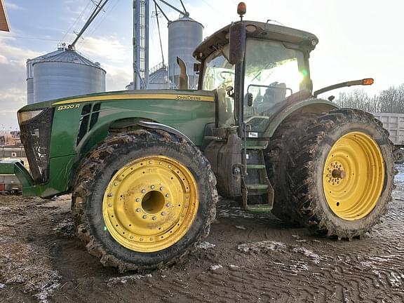 Image of John Deere 8320R equipment image 1