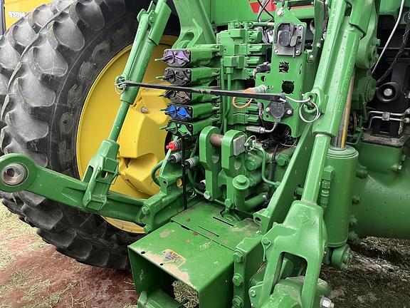 Image of John Deere 8320R equipment image 3