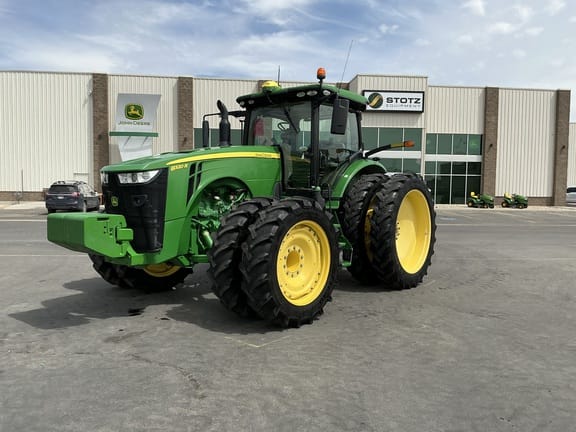2019 John Deere 8320R Equipment Image0