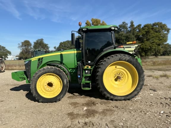 Image of John Deere 8320R equipment image 3