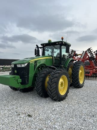 Image of John Deere 8320R equipment image 1