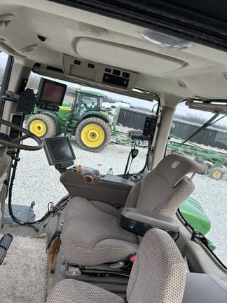 Image of John Deere 8320R equipment image 2