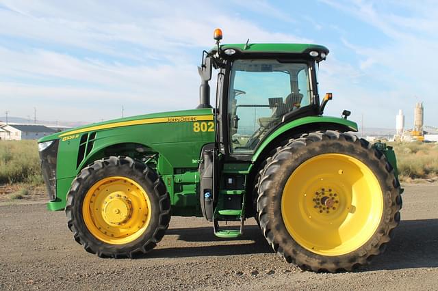 Image of John Deere 8320R equipment image 1