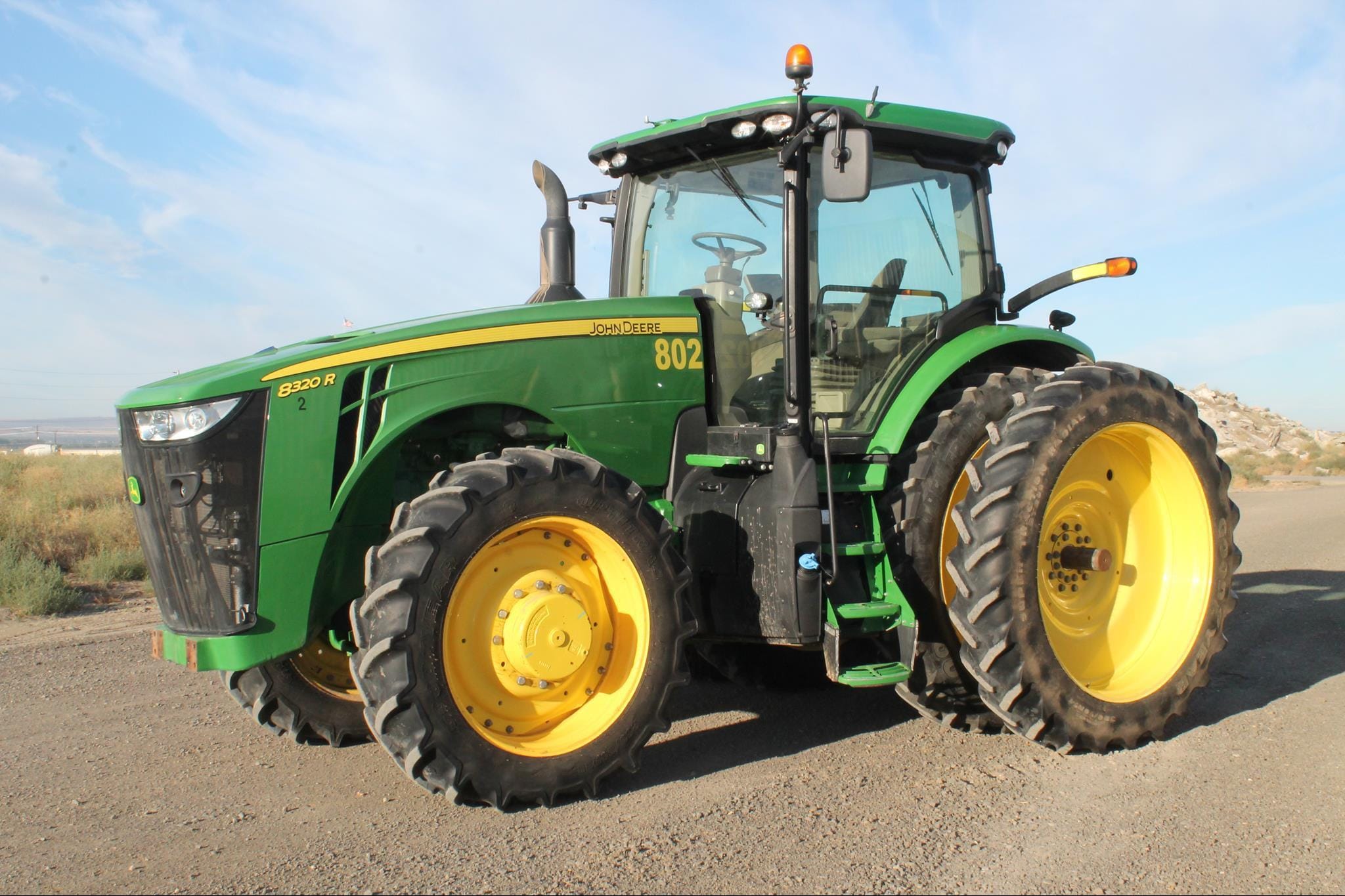 Main image John Deere 8320R