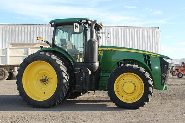 Image of John Deere 8320R equipment image 4