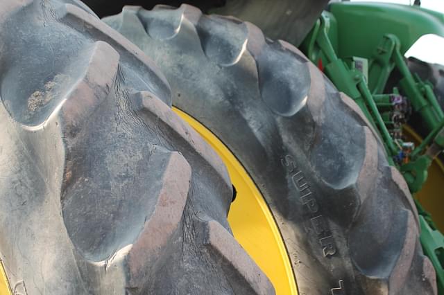 Image of John Deere 8320R equipment image 3