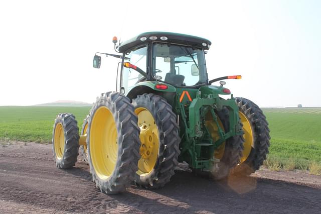 Image of John Deere 8320R equipment image 2